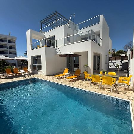 Villa Mulberry Retreat 0,5Km From Everything คอรัลเบย์ ภายนอก รูปภาพ