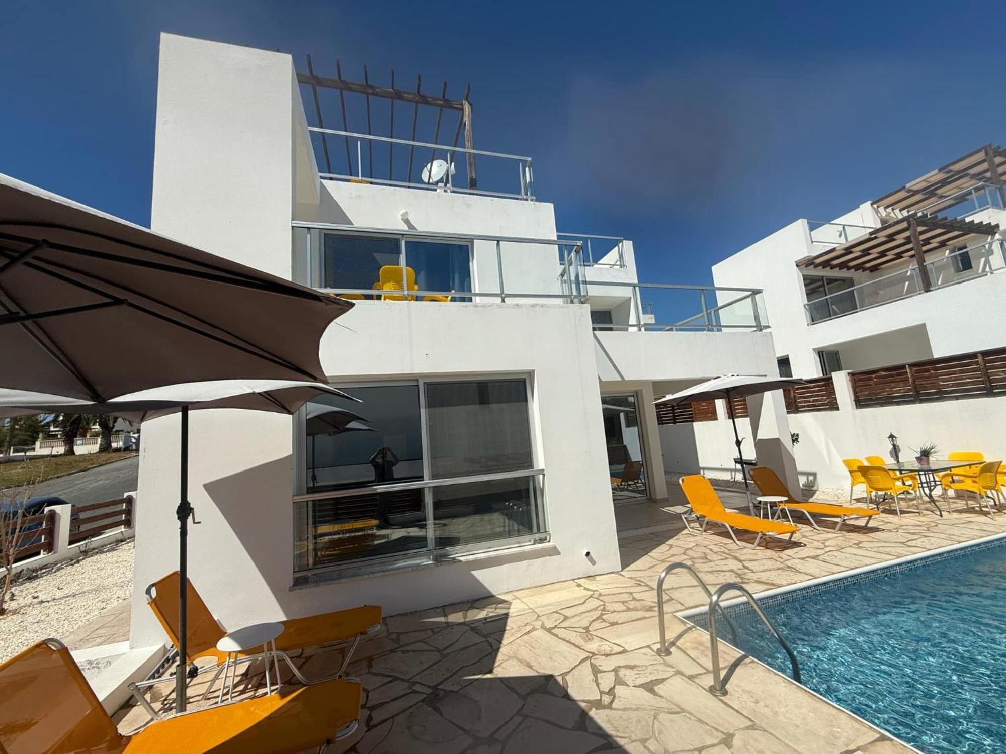 Villa Mulberry Retreat 0,5Km From Everything คอรัลเบย์ ภายนอก รูปภาพ